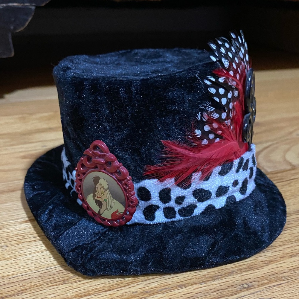 Disney Cruella DeVil Mini Top Hat 101 Dalmatians Disneyland